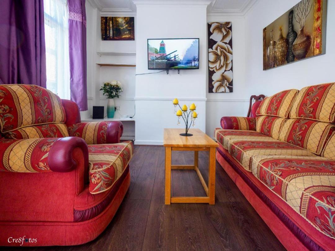 Stoke-on-Trent 12 Cornwallis Lodge Family Room 1 מראה חיצוני תמונה