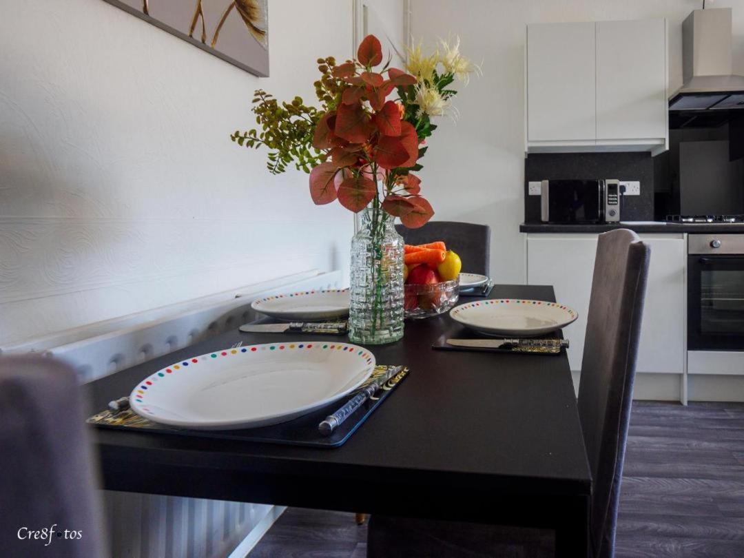 Stoke-on-Trent 12 Cornwallis Lodge Family Room 1 מראה חיצוני תמונה